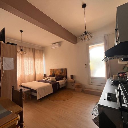 Studio Cosy Avec Piscine Dans Une Villa Сен-Дені Екстер'єр фото