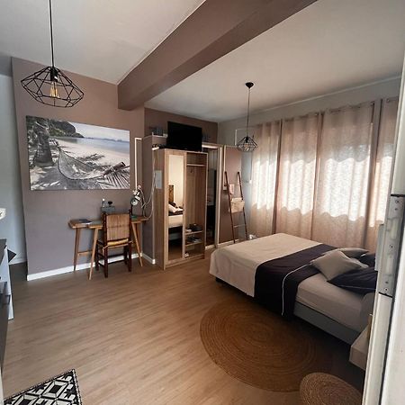 Studio Cosy Avec Piscine Dans Une Villa Сен-Дені Екстер'єр фото